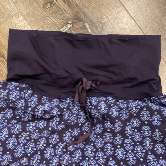 Baggy and flowing yoga type pants - Picture 2 of 4